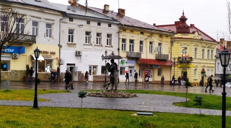 Грози та туман: синоптики попередили про погоду на Львівщині