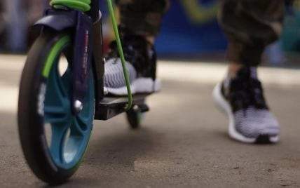 Під колеса автівки на Стрийщині потрапив хлопчик на електросамокаті