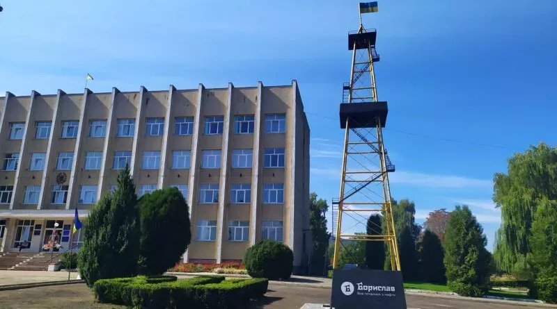Кадровий рекорд у Бориславі: один кандидат претендує на крісла директорів одразу п’яти шкіл